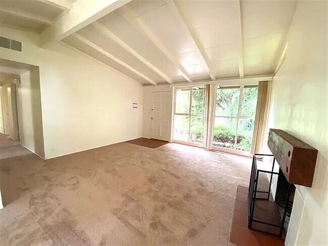 Building Photo - Pacific Grove safe home