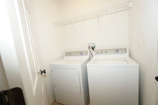 Building Photo - 210 Portage Ln