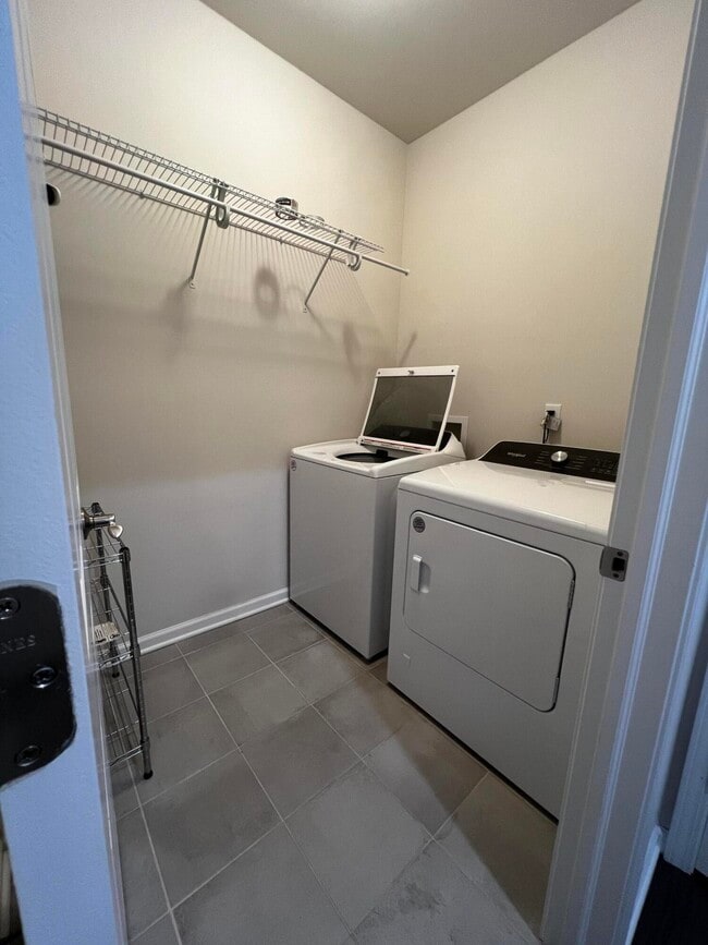 Building Photo - 1620 Monte Vis Dr