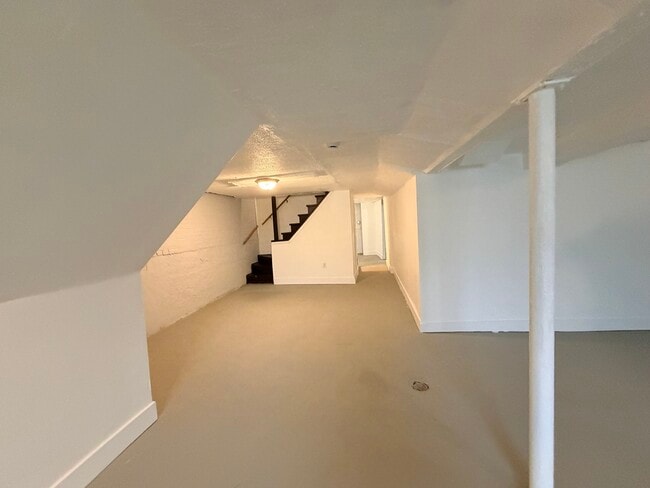 Building Photo - 13903 S State St