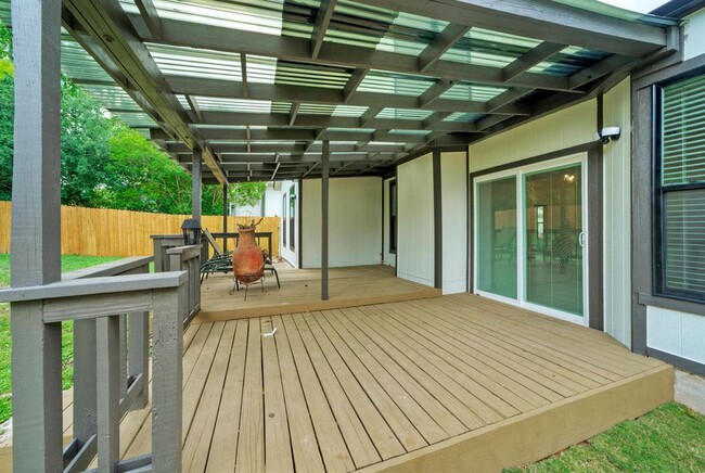 Building Photo - 2214 Big Hollow Dr