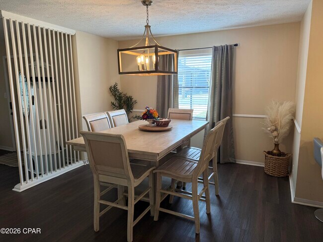 Building Photo - 1416 N Gray Ave