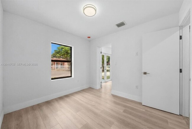 Building Photo - 4746 NW 10th Ave