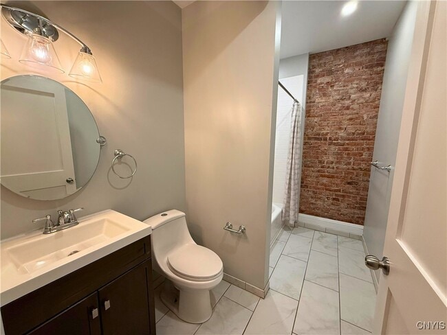 Building Photo - 205 E Jefferson St