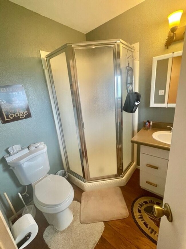 Building Photo - Beautiful Lake Hatcher Home With Views of ...