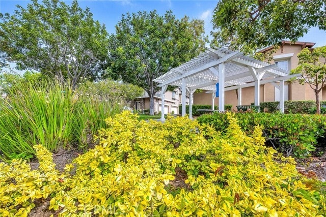 Building Photo - 17810 Pine Ct