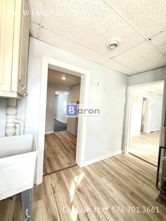 Building Photo - 144 W Fancy St