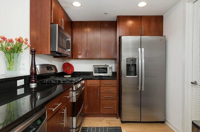 Building Photo - 1135 Shelby St