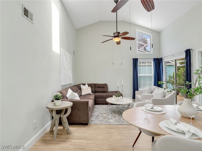Building Photo - 1492 La Petite Ln