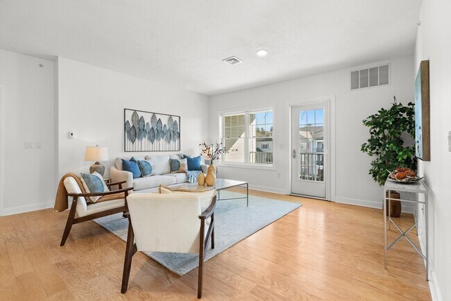 Building Photo - 360 Andover St