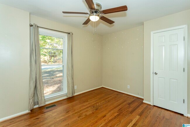 Building Photo - 1928 Indian Lake Dr