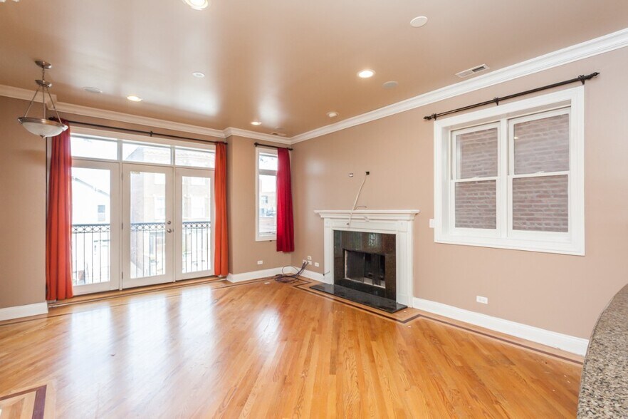 Primary Photo - 2417 W Fillmore St