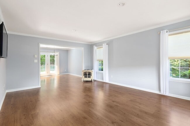 Building Photo - Lovely Two-Story Home in Weaverville