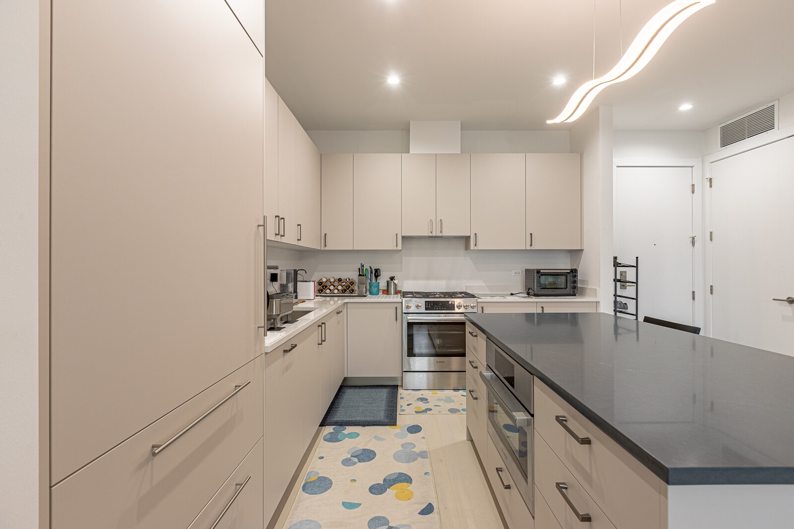 Building Photo - 1701 W Webster Ave