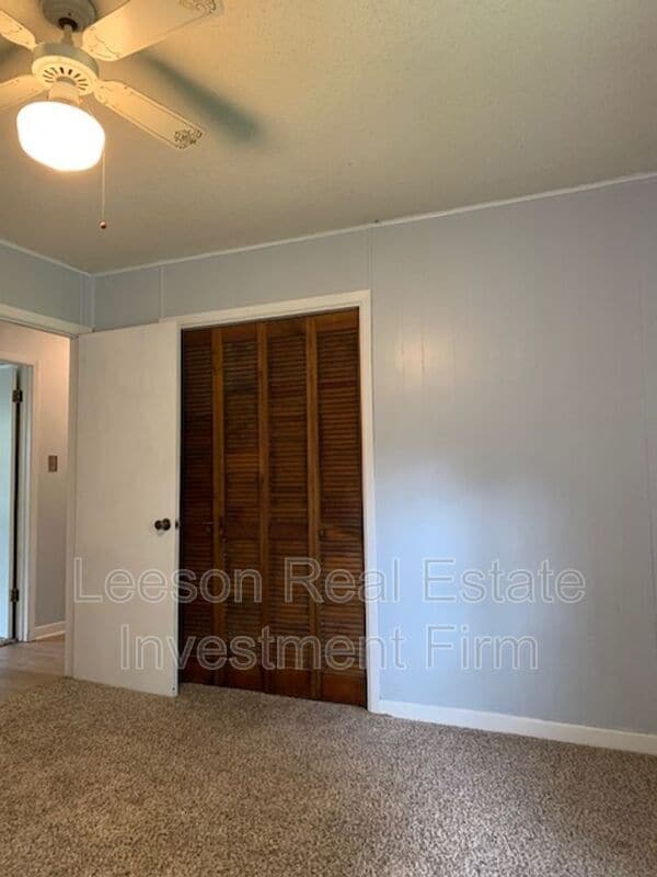 Building Photo - 302 Avenida Dr