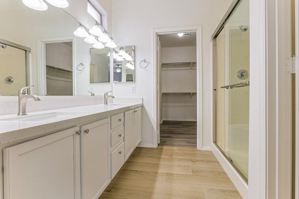 Building Photo - 2741 N Kenton