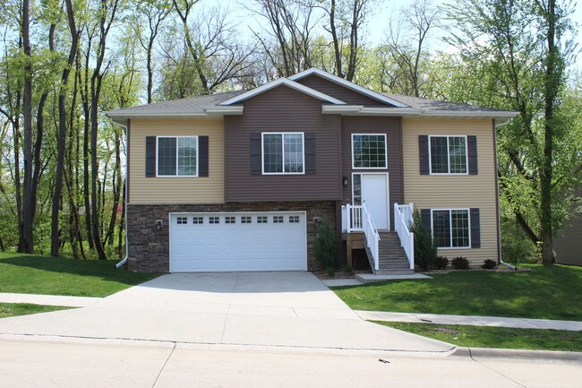 Primary Photo - Beautiful 4 bed/3 bath house