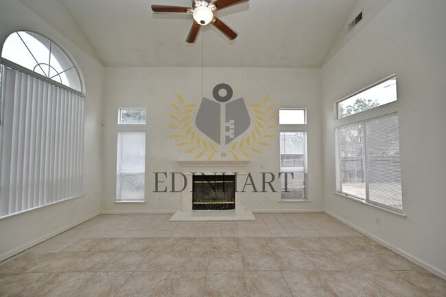 Building Photo - 2233 E Christopher Dr