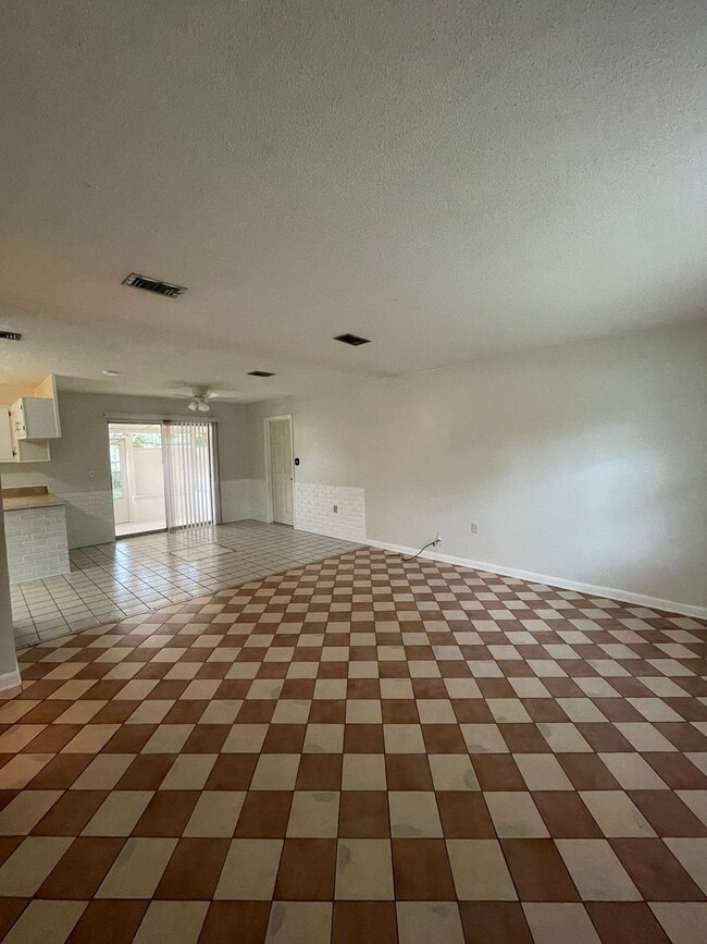 Building Photo - 48 Fawn Ln