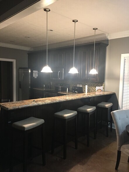 Building Photo - 405 Scarlet Cove