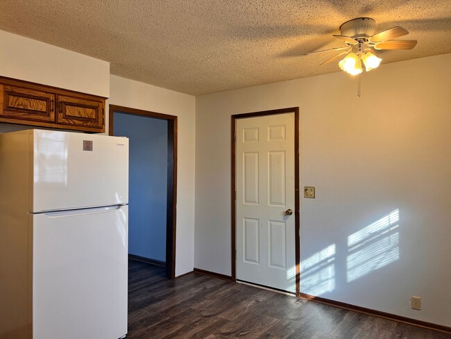 Building Photo - 3329-3331 Hawthorn