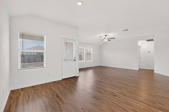 Building Photo - 107 Bear Oak St