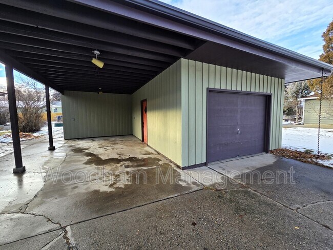 Building Photo - 621 S 14th Ave