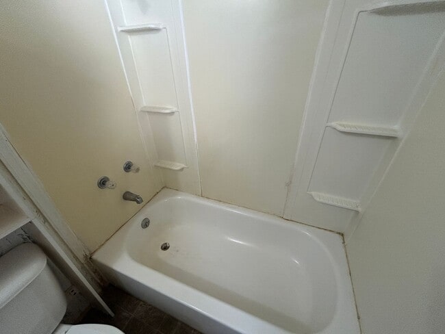 Building Photo - 3 Bed 2 Bath Updated Mobile Home w/ Fenced Yard & Many Amenities