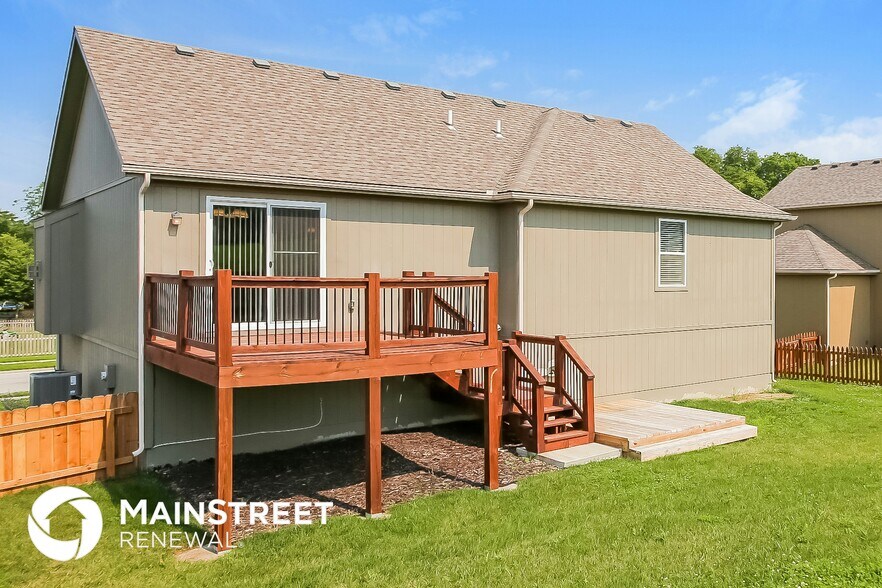 Building Photo - 1404 Silhouette Dr