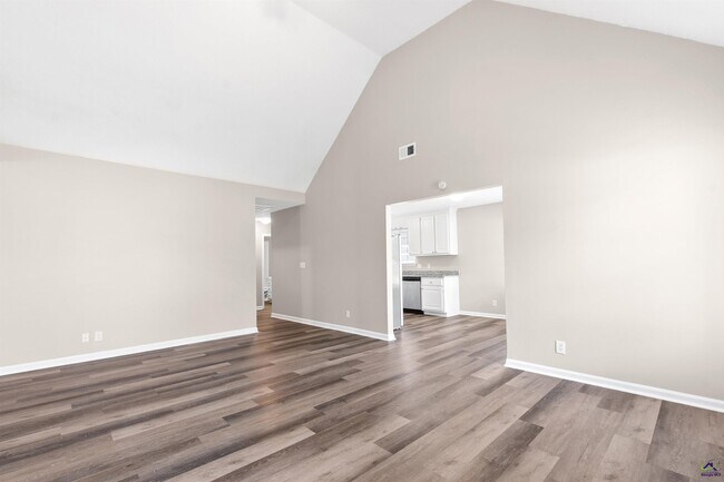 Building Photo - 308 Peach Blossom Rd