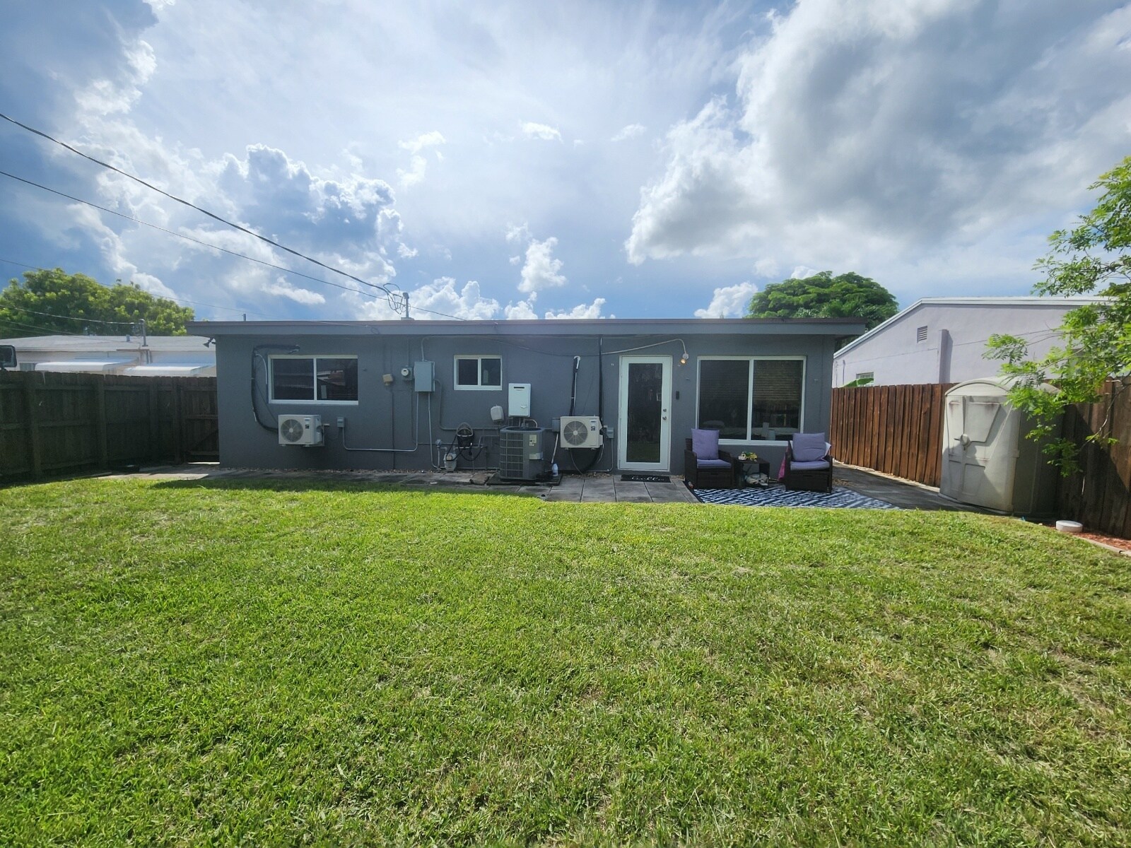 Building Photo - 5140 NE 3rd Ave