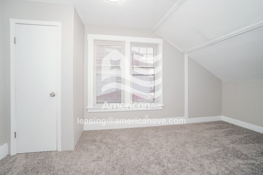 Building Photo - 1216 Dueber Ave SW