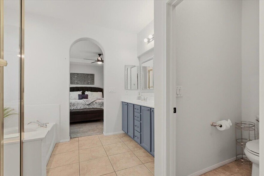 Building Photo - 11744 Via Vera Cruz Ct