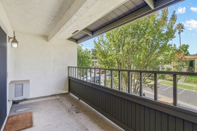 Building Photo - Pet Friendly & Remodeled 1BR Condo Near SDSU with Pool and Large Balcony