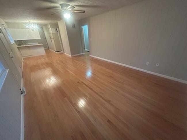 Building Photo - Three Bedroom Home in Corbin, KY