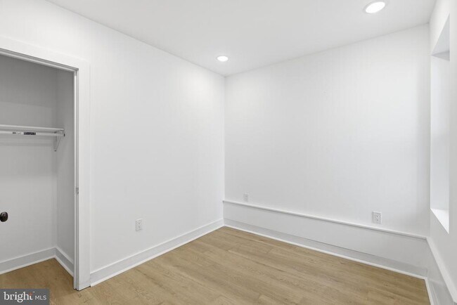 Building Photo - 630 W Cumberland St