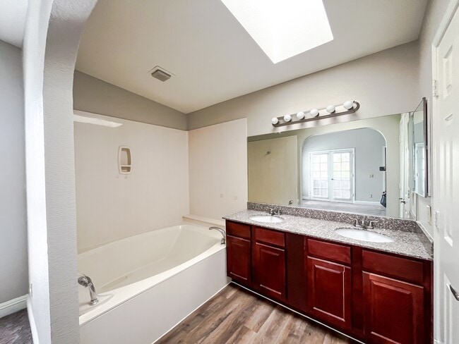 Building Photo - 2112 Sunfish Dr