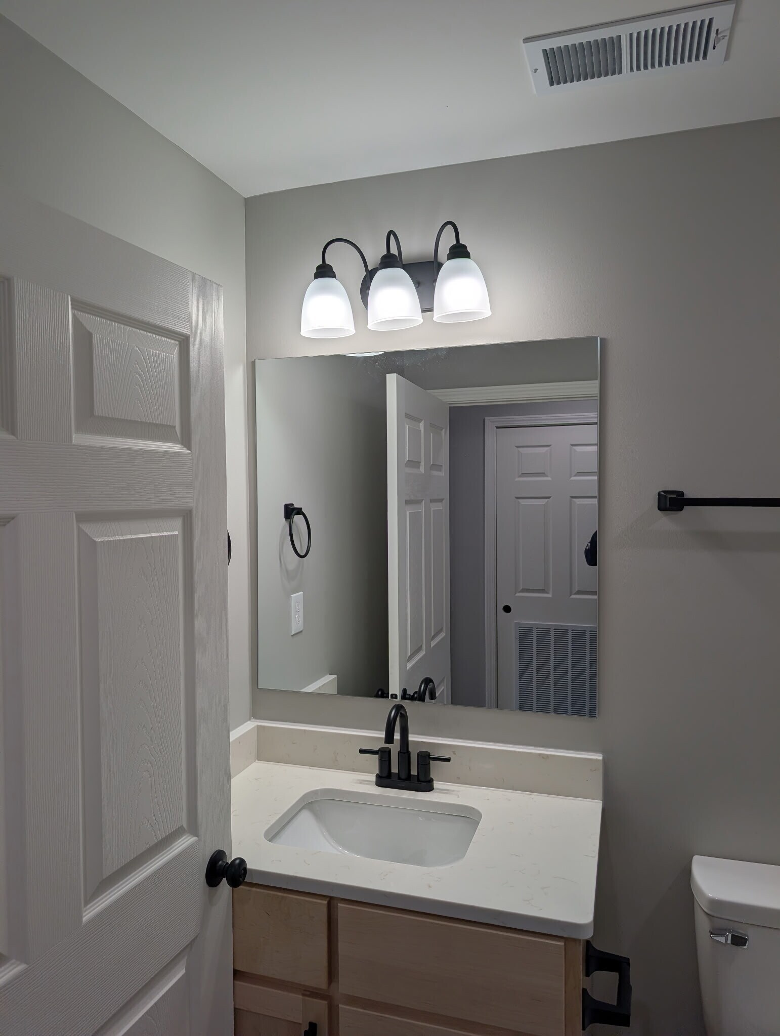 Building Photo - 2058 Ellis St