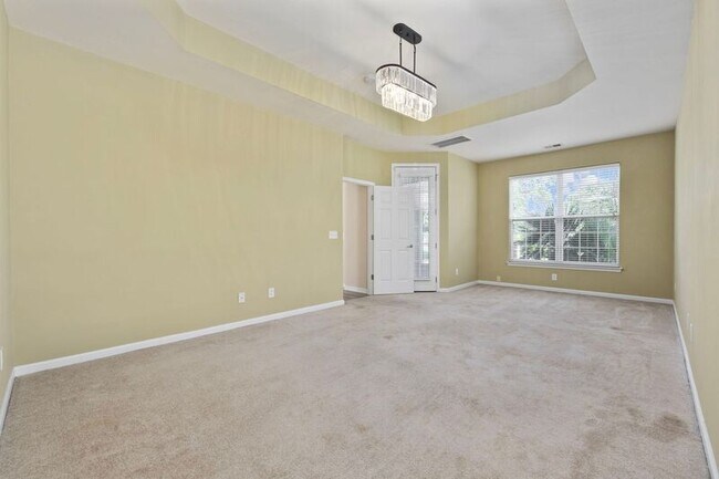 Building Photo - 414 Carriage Lake Dr