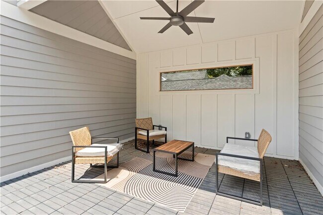 Building Photo - 205 Whitefoord Ave NE