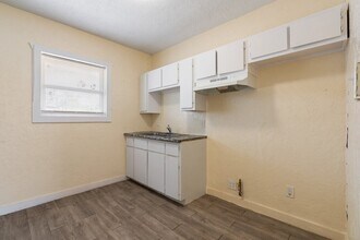 Building Photo - 2205 Galveston Rd