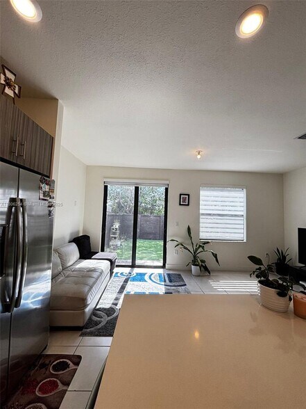 Building Photo - 15860 NW 91st Ct