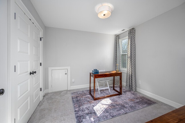 Building Photo - 303 Spruce St