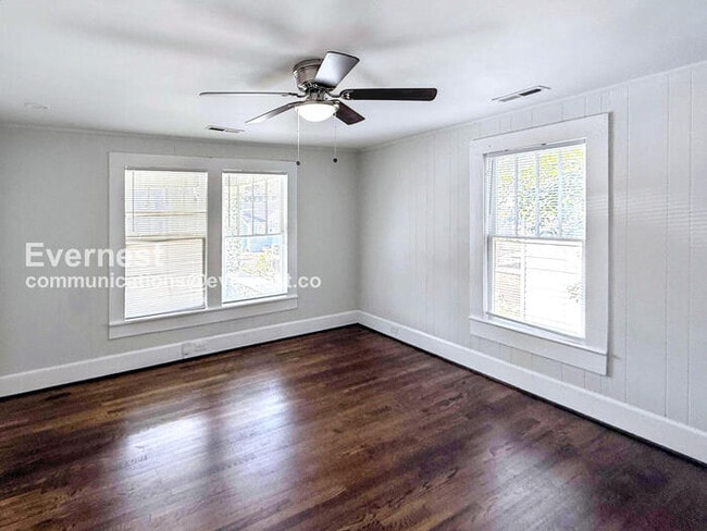 Building Photo - 745 82nd Pl S