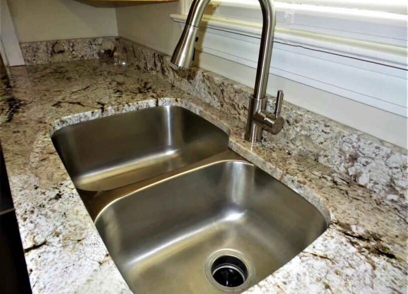 Building Photo - 19104 Kenosha St