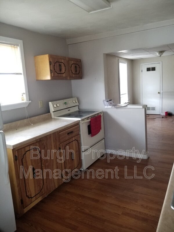 Building Photo - 426 2nd St