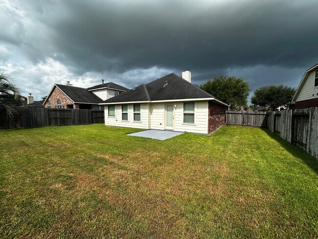 Building Photo - 2510 Avalon Lake Ln