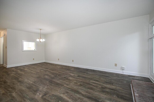 Building Photo - 5544 Kaplan Drive Unit A