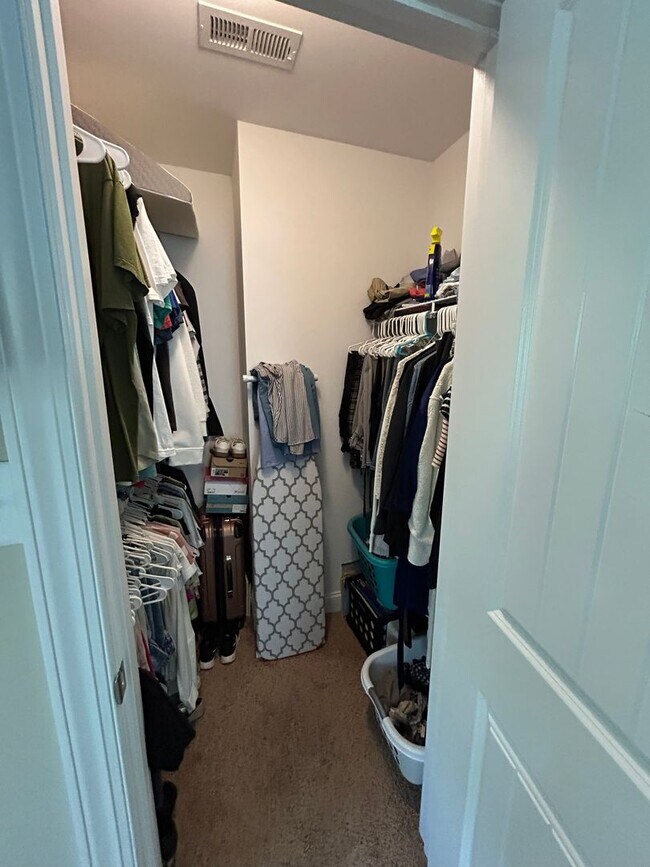 Building Photo - Enjoy private living in this beautiful 3 bedroom, 2.5 bathroom home on almost half acre lot!