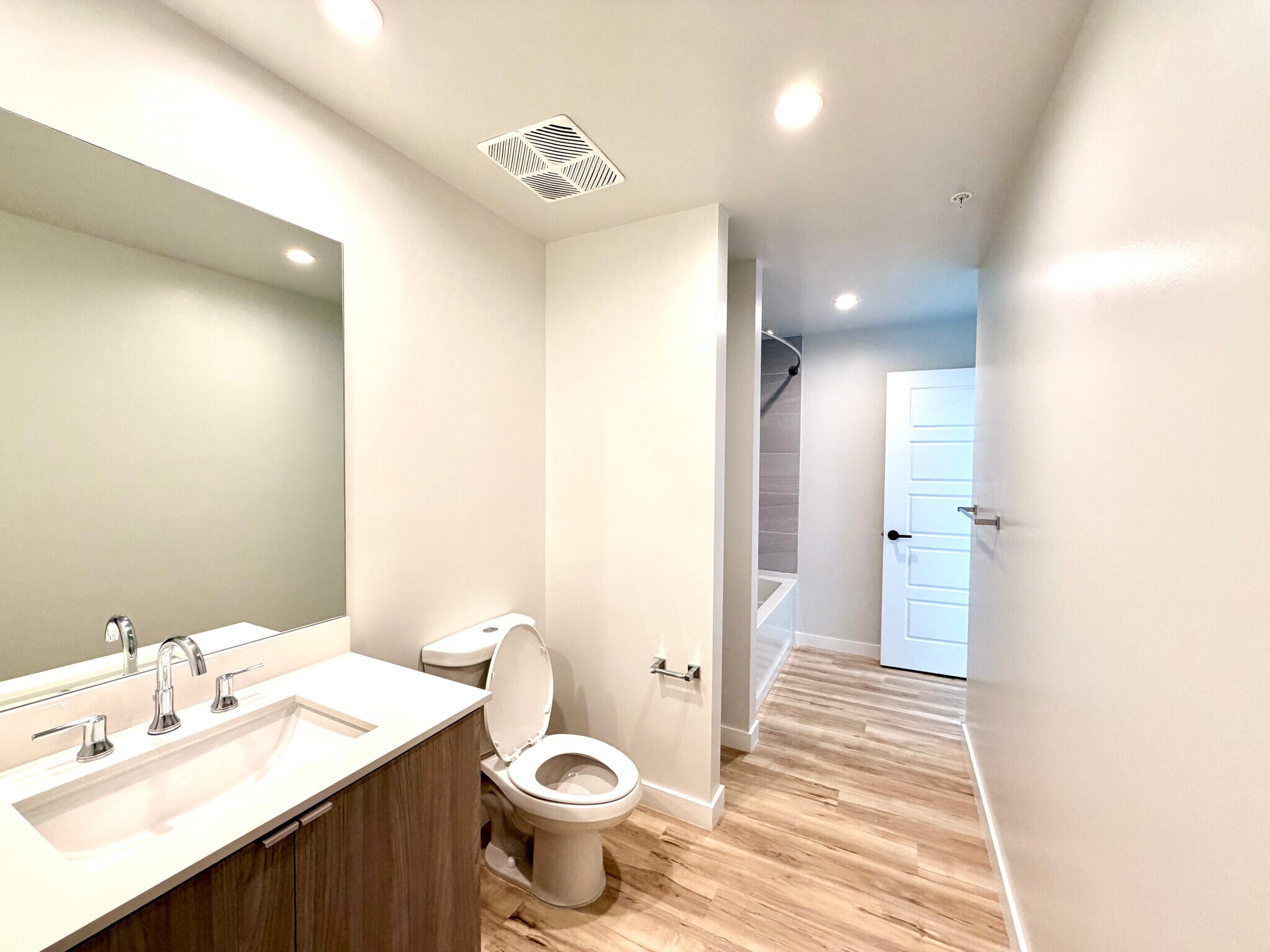 Building Photo - 452 SW 2nd St